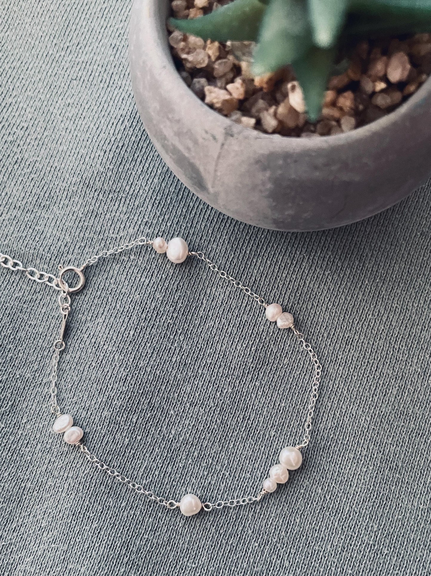 scattered pearl satellite bracelet